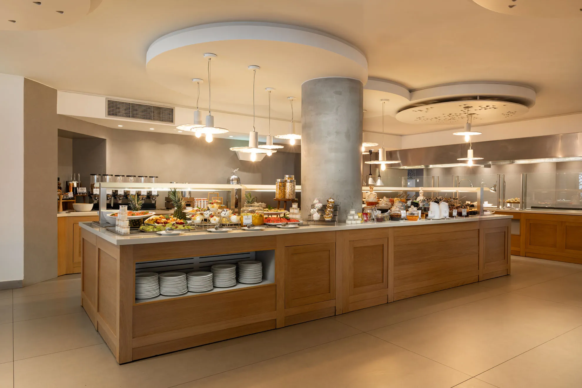 Cretan gastronomy, restaurant buffet dishes and cocktail lounge at Nefeli Hotel
