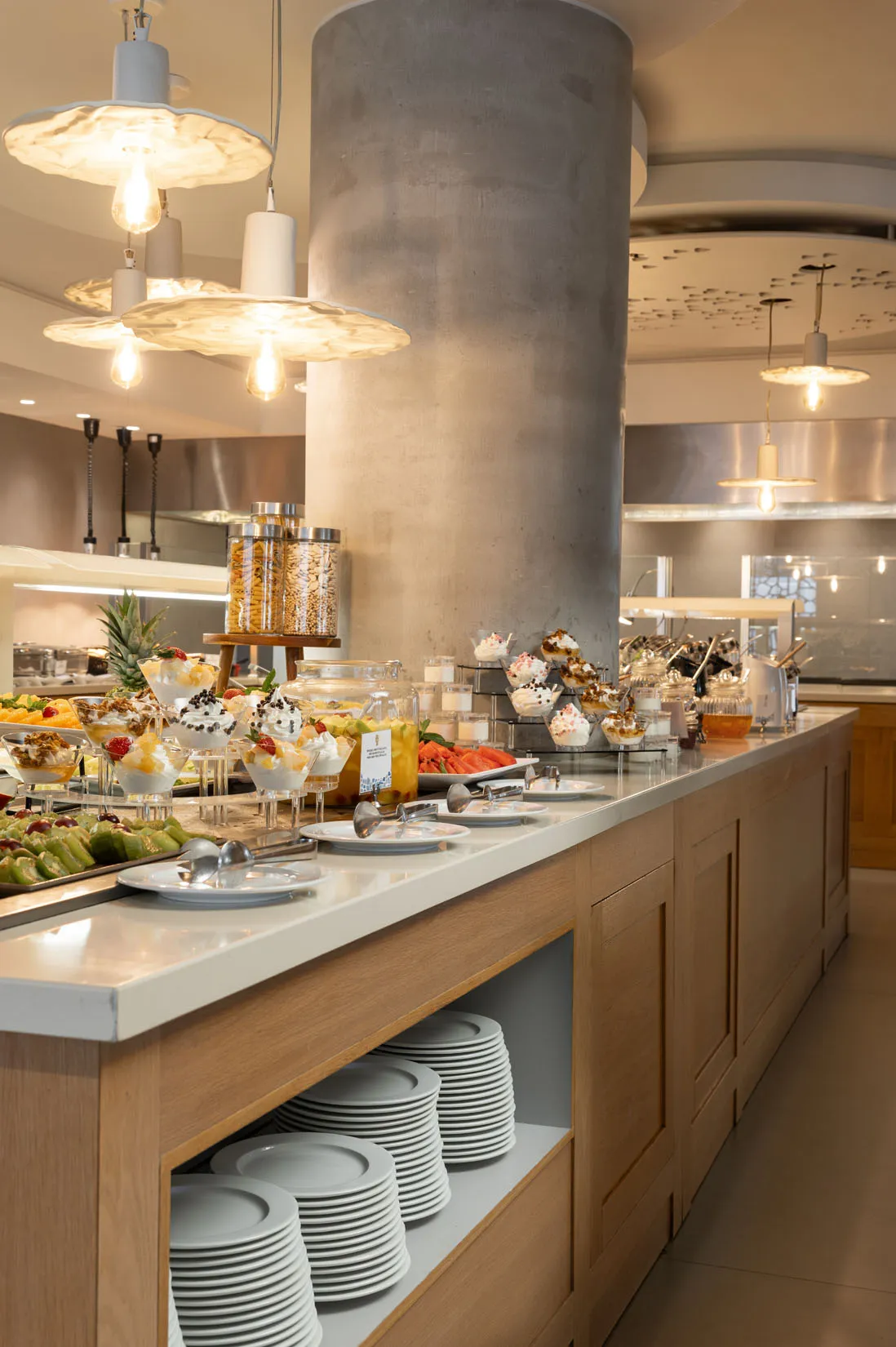 Cretan gastronomy, restaurant buffet dishes and cocktail lounge at Nefeli Hotel