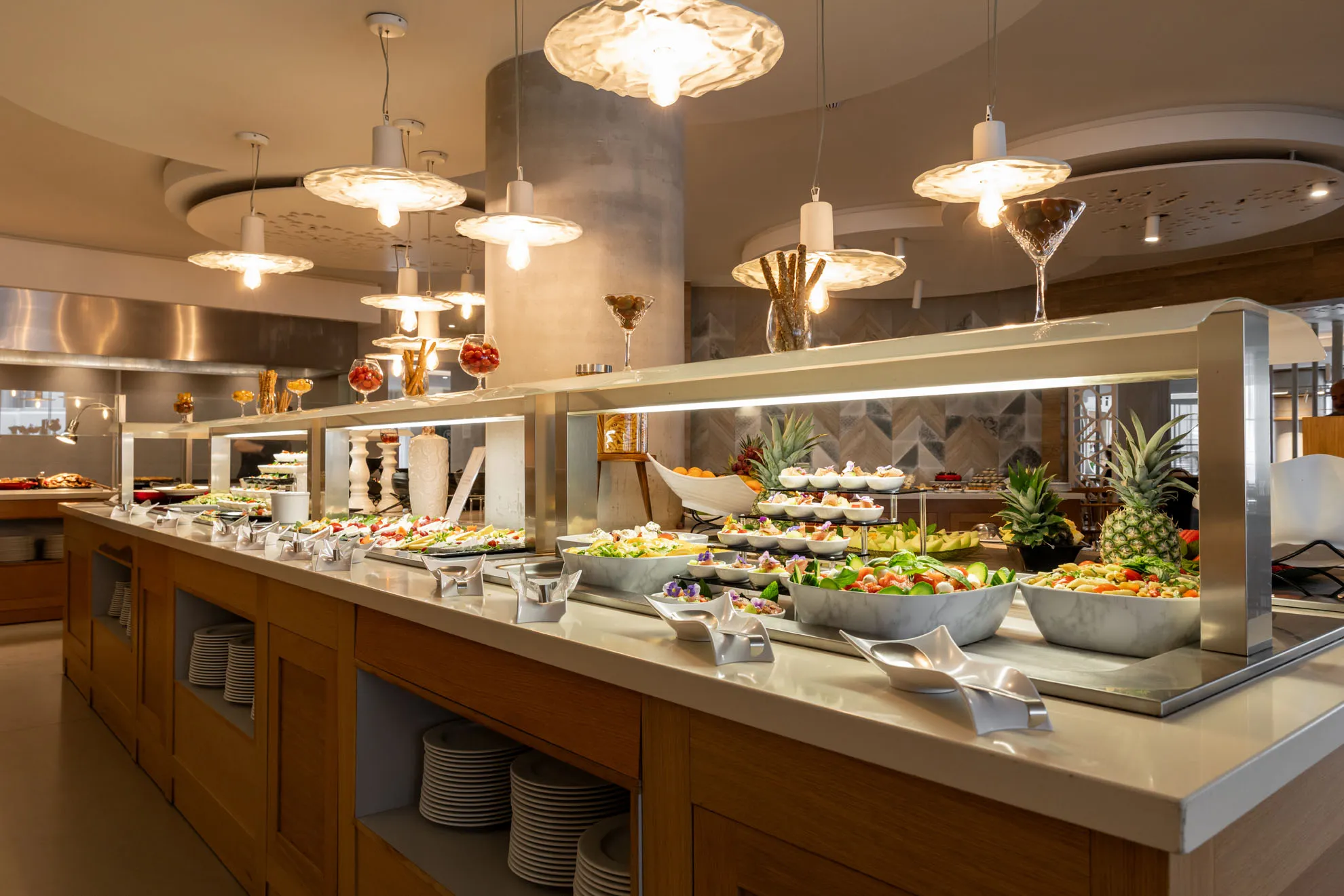 Cretan gastronomy, restaurant buffet dishes and cocktail lounge at Nefeli Hotel
