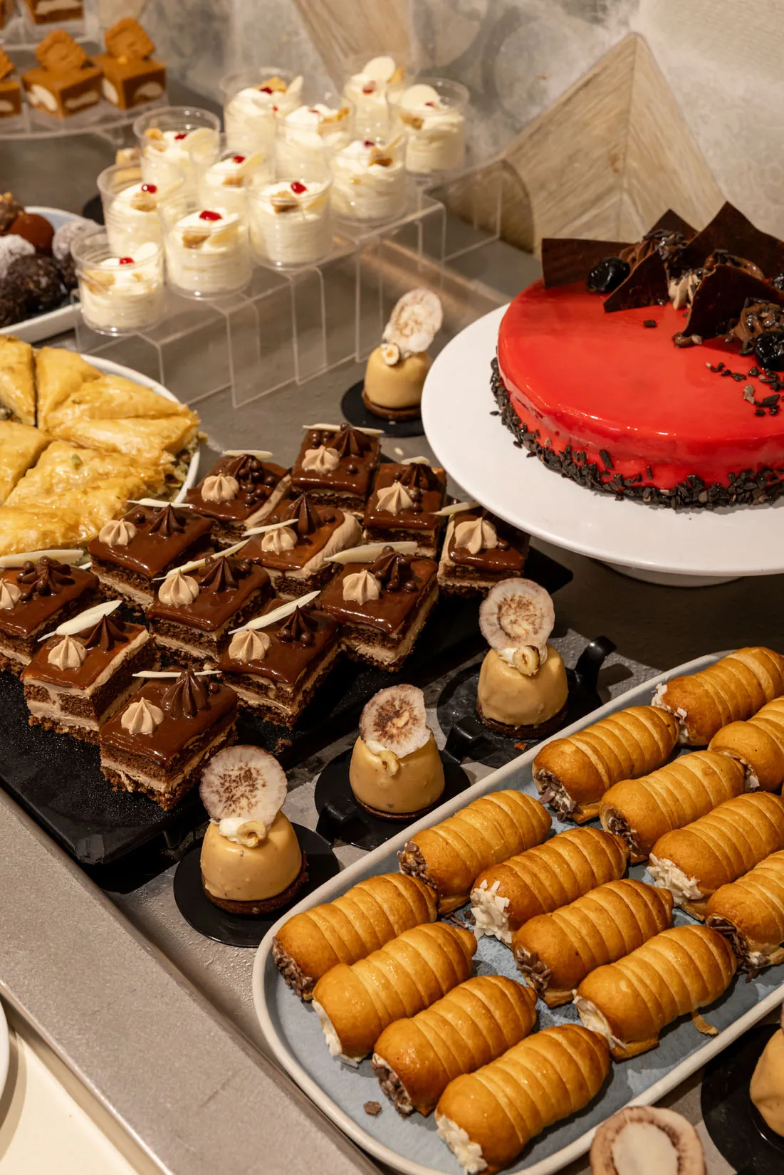 Cretan gastronomy, restaurant buffet dishes and cocktail lounge at Nefeli Hotel
