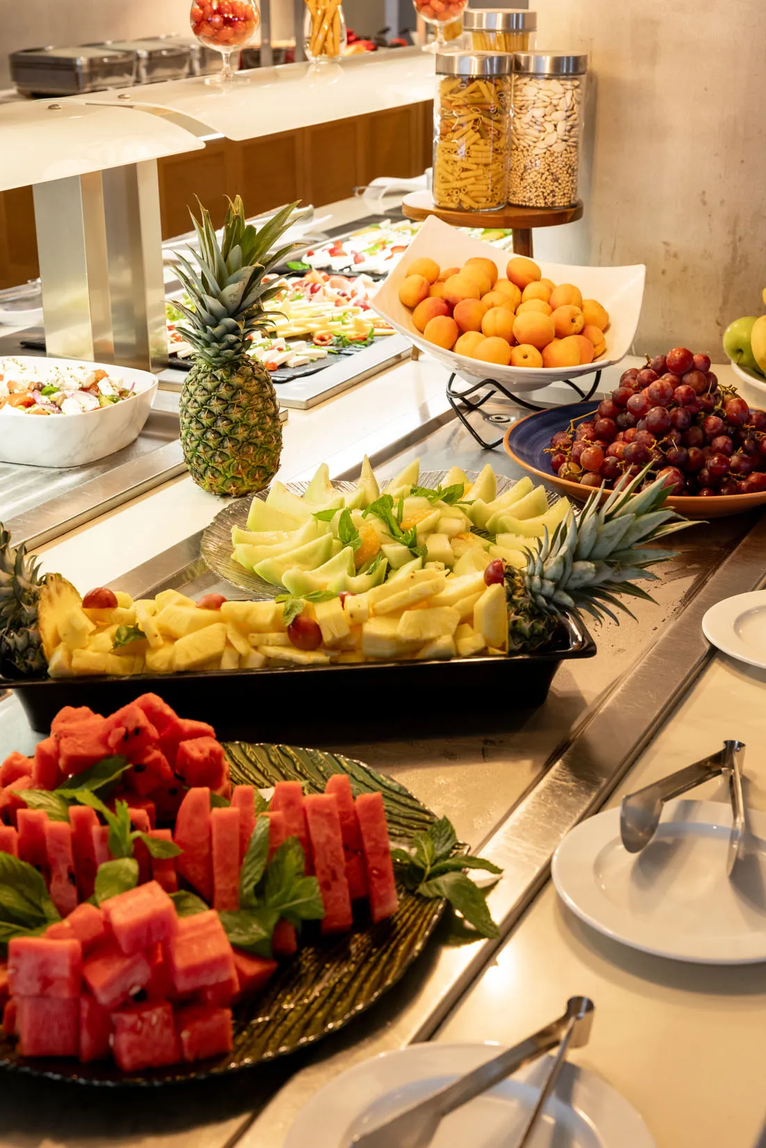 Cretan gastronomy, restaurant buffet dishes and cocktail lounge at Nefeli Hotel