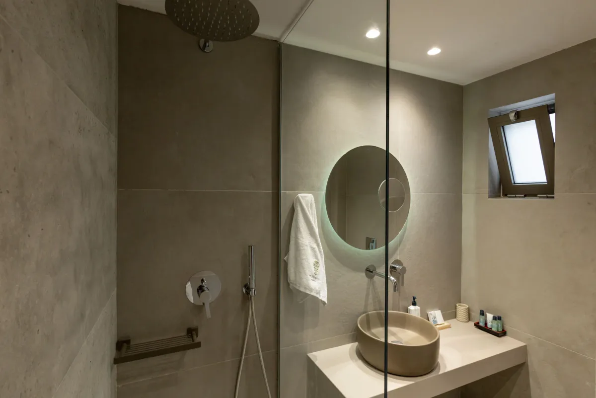 Standard Double/Triple Room — photo 8