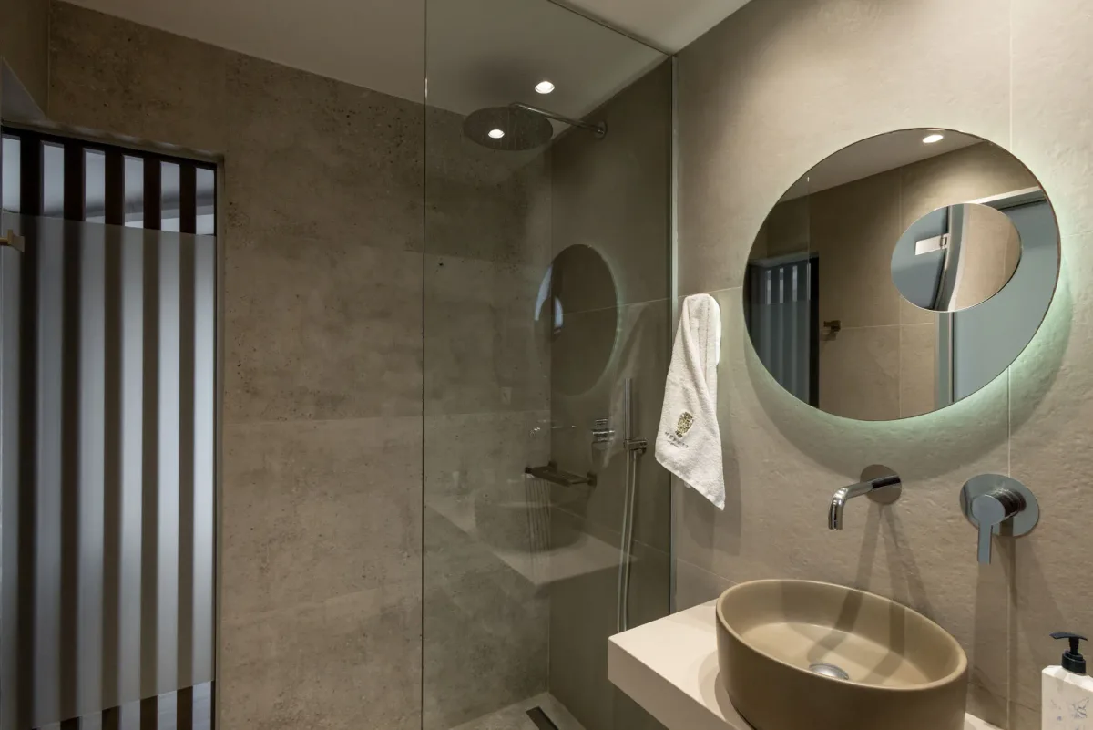 Standard Double/Triple Room — photo 9